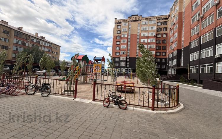 3-комнатная квартира · 109 м² · 4/10 этаж, мкр. Алтын орда, Молдагулова 62 за 350 000 ₸ в Актобе — фото 40