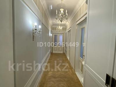 4-комнатная квартира · 93 м² · 4/5 этаж, мкр Новый Город, Бухар Жирау 38а за 650 000 〒 в Караганде, Казыбек би р-н