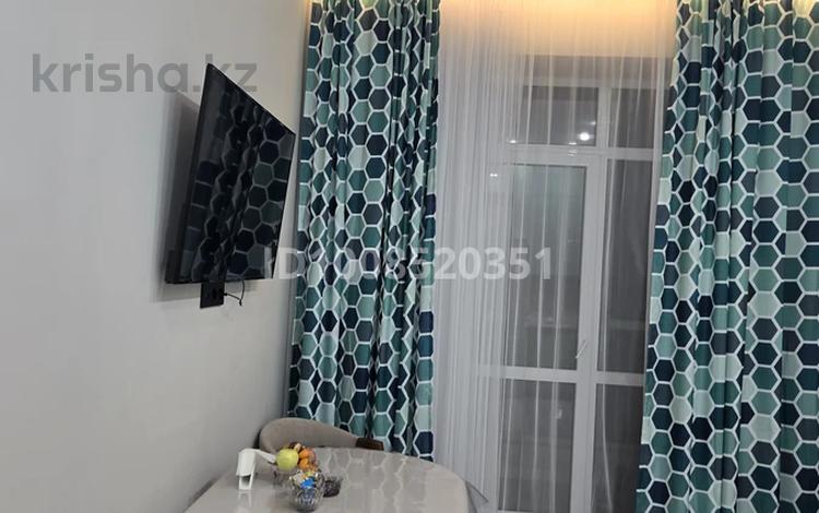 1-комнатная квартира · 44 м² · 10/12 этаж, мкр Пригородный, Бухар жырау 13 — 809 за 34 млн ₸ в Астане, Есильский р-н — фото 2