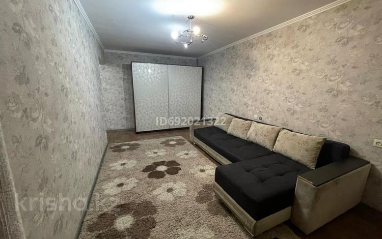 1-комнатная квартира, 35 м², 2/5 этаж помесячно, мкр Орбита-2 14