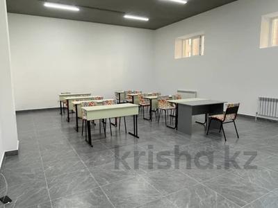 Свободное назначение, офисы, салоны красоты, медцентры и аптеки, образование, развлечения, конференц-залы, кабинеты и рабочие места, студии · 150 м² за 800 000 ₸ в Астане