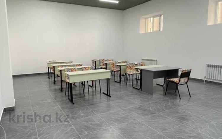 Свободное назначение, офисы, салоны красоты, медцентры и аптеки, образование, развлечения, конференц-залы, кабинеты и рабочие места, студии · 150 м² за 800 000 ₸ в Астане — фото 2