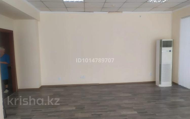 Офисы · 33 м² за 198 000 ₸ в Караганде, Казыбек би р-н — фото 2