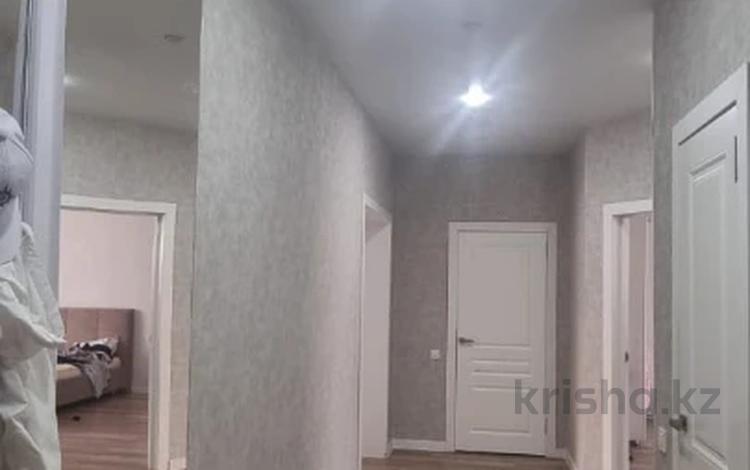 2-комнатная квартира · 77.2 м² · 2/5 этаж, мкр. Алтын орда, Мкр. Батыс-2, — 81 школа за 29 млн ₸ в Актобе — фото 2
