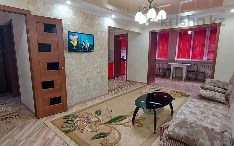 3-комнатная квартира, 60 м², 2/5 этаж посуточно, Бауржана Момышулы 8 за 16 000 〒 в Шымкенте, Аль-Фарабийский р-н — фото 25