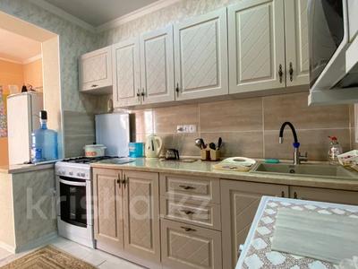3-комнатная квартира · 70 м² · 2/5 этаж, 27-й мкр 23 за 19.5 млн ₸ в Актау