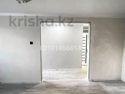 2-комнатная квартира · 44 м² · 4/5 этаж, Мәңгілік ел 20 — Рядом ТД Салтанат за 10 млн ₸ в Сатпаев