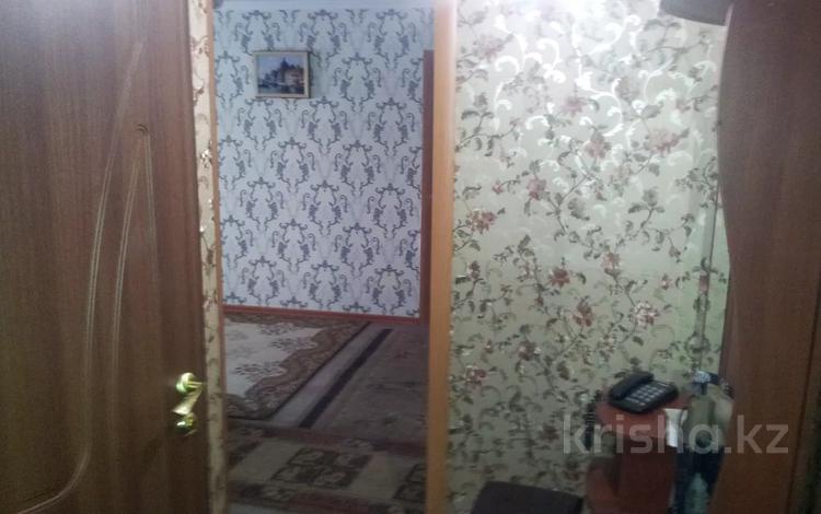 2-бөлмелі пәтер, 45 м², 2/4 қабат тәулігіне, Ерубаева 58 — Абдирова, бағасы: 8 000 〒 в Караганде — фото 2