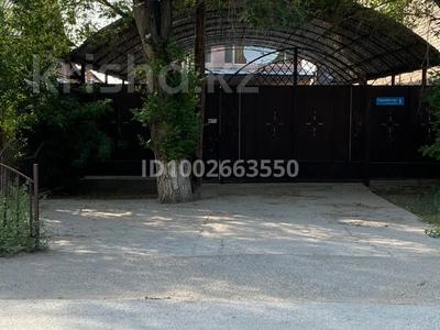 Отдельный дом · 8 комнат · 225 м² · 7 сот., Паримбетова 1 — Рядом селена стар гостиницы за 39 млн 〒 в 