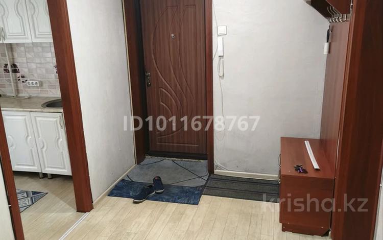 3-бөлмелі пәтер · 63 м² · 3/5 қабат, Дулатова 143, бағасы: 300 000 ₸ в Семее — фото 2