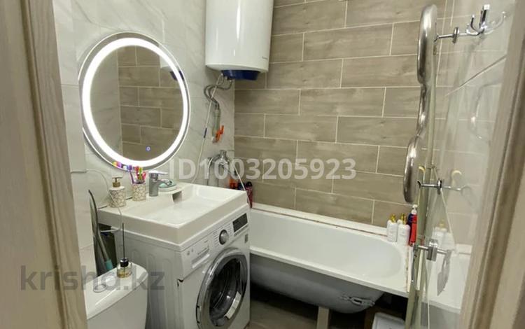 3-комнатная квартира · 57 м² · 5/5 этаж, 1 микрорайон 16 за 17.5 млн 〒 в Семее — фото 2