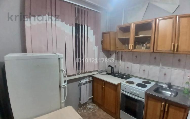 2-бөлмелі пәтер · 40 м² · 4/5 қабат, 12-й мкр. 43, бағасы: 100 000 ₸ в Караганде — фото 2