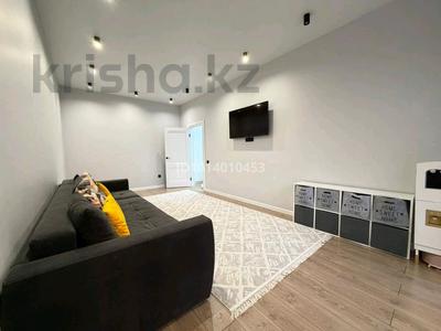 2-бөлмелі пәтер · 70 м² · 1/9 қабат, Орбита ш/а., Орбита 1 17/2, бағасы: 33 млн ₸ в Караганде, Казыбек би р-н