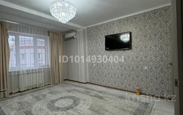 2-комнатная квартира · 69.5 м² · 9/9 этаж, мкр. Зачаганск пгт 107/1 за 50 000 ₸ в Уральске — фото 2