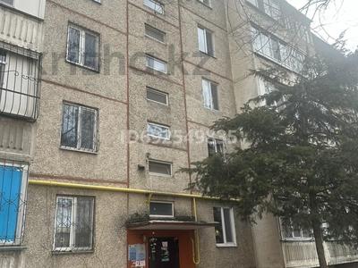 2-комнатная квартира, 48 м², 3/5 этаж, мкр Аксай-5 20 за 27.1 млн 〒 в Алматы, Ауэзовский р-н