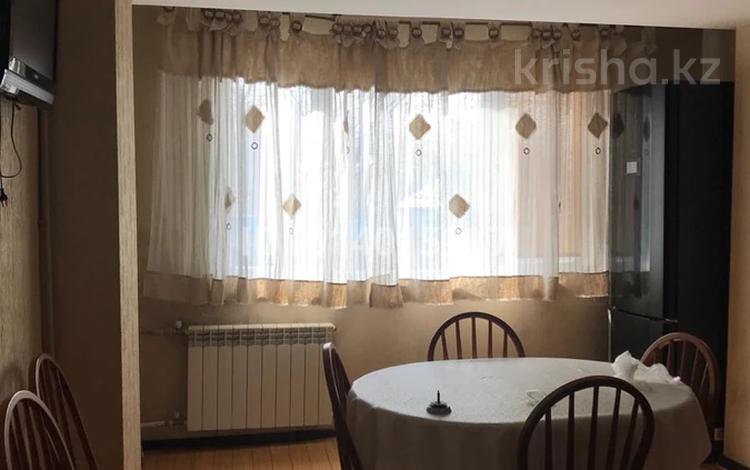 2-комнатная квартира · 75 м² · 3/5 этаж, мкр №10 А 57 — Жандосова Берегового ,наркоз ,самурай суши за 300 000 ₸ в Алматы, Ауэзовский р-н — фото 2