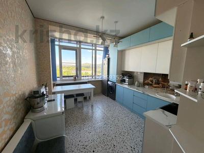2-бөлмелі пәтер · 65 м² · 8/9 қабат, ул. Кокжал Барака 19/1, бағасы: 400 000 ₸ в Усть-Каменогорске, Ульбинский