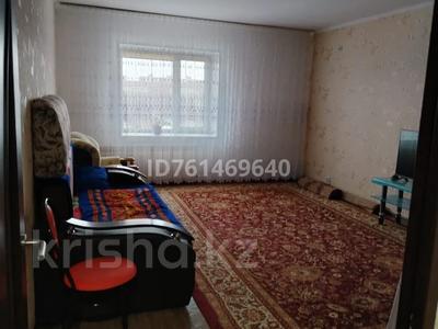 2-комнатная квартира · 66 м² · 4/5 этаж, 4 микрорайон — Магазин Кен дала, Витаминка, Омаркет за 145 000 〒 в Аксае