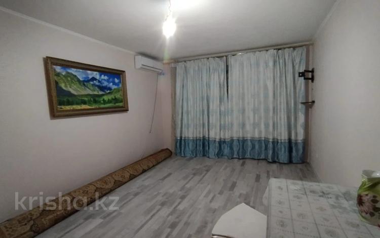 2-комнатная квартира, 65 м², 1/5 этаж помесячно, мкр Нурсат 221