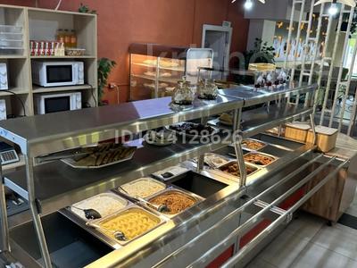 Продаетс готовый бизнес Кафе-Столовая «UYA» · 400 м², бағасы: 33 млн ₸ в Уральске, мкр Школьник