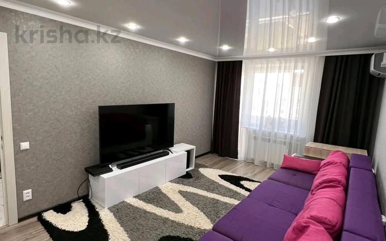 2-комнатная квартира · 57 м² · 3/5 этаж, мкр Кунаева 62 за 100 000 ₸ в Уральске — фото 2