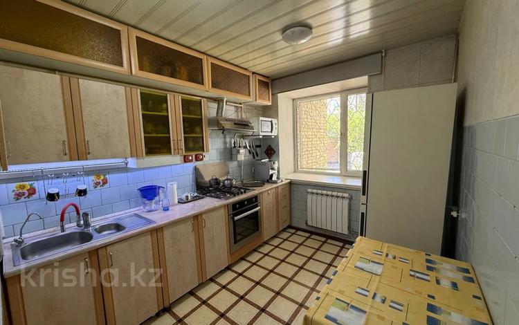 4-бөлмелі пәтер · 77 м² · 1/9 қабат, Юго-Восток ш/а., Республики 4, бағасы: 25 млн ₸ в Караганде, Казыбек би р-н — фото 2