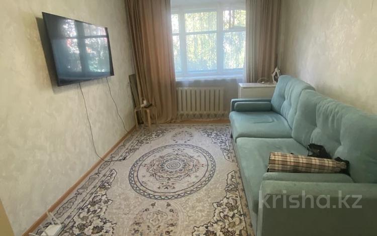 3-комнатная квартира · 60 м² · 2/5 этаж, Момышулы 10 — Чайжунусова за 23 млн 〒 в Семее — фото 2