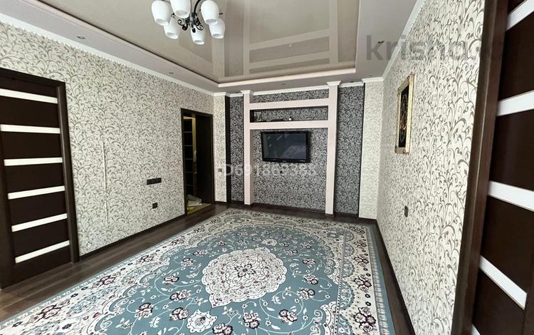 2-комнатная квартира · 65 м² · 2 этаж, мкр Нурсая, Тұлпар 77 за 12 000 ₸ в Атырау — фото 2