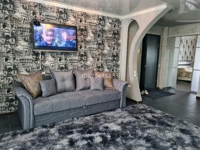 3-комнатная квартира · 80 м² · 5/5 этаж, Набережная 84 за 20 000 〒 в Щучинске