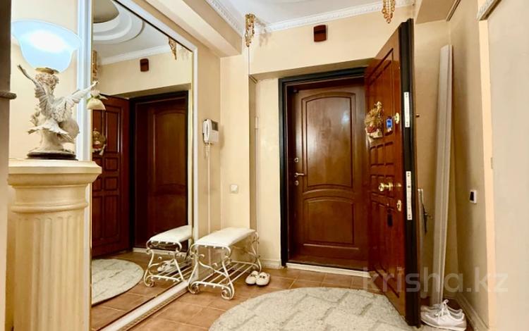 4-комнатная квартира · 500 м² · 4/5 этаж, мкр Тау Самал, Оспанова 69 за 2 млн ₸ в Алматы, Медеуский р-н — фото 2