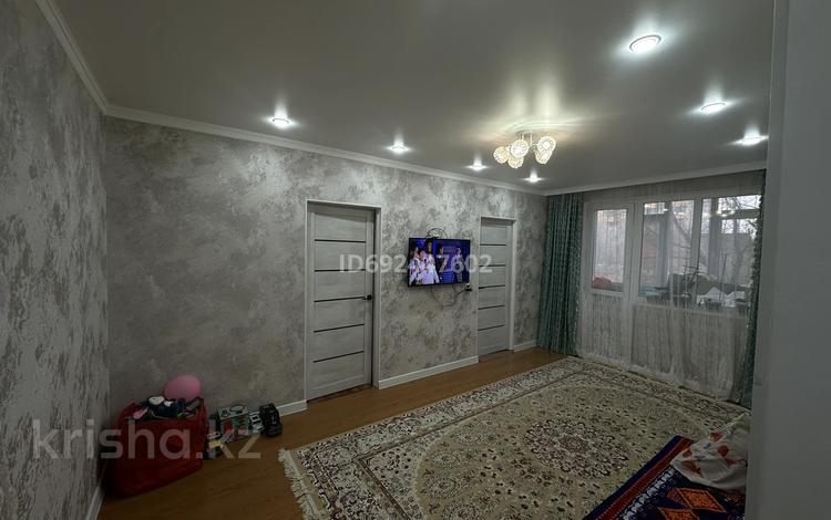 4-комнатная квартира, 61 м², 2/5 этаж, Ибатова 57 за 20 млн 〒 в Актобе — фото 2