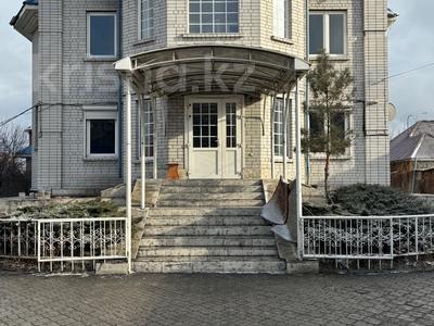 Отдельный дом · 7 комнат · 356.5 м² · 10.3 сот., Нуршайыкова 136 за 90 млн 〒 в Семее