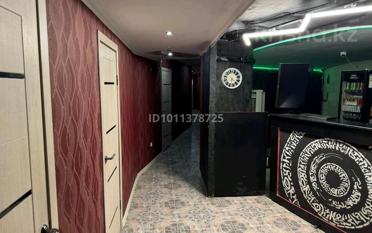 Свободное назначение · 200 м² за 560 000 ₸ в Актобе, мкр 11 — фото 2
