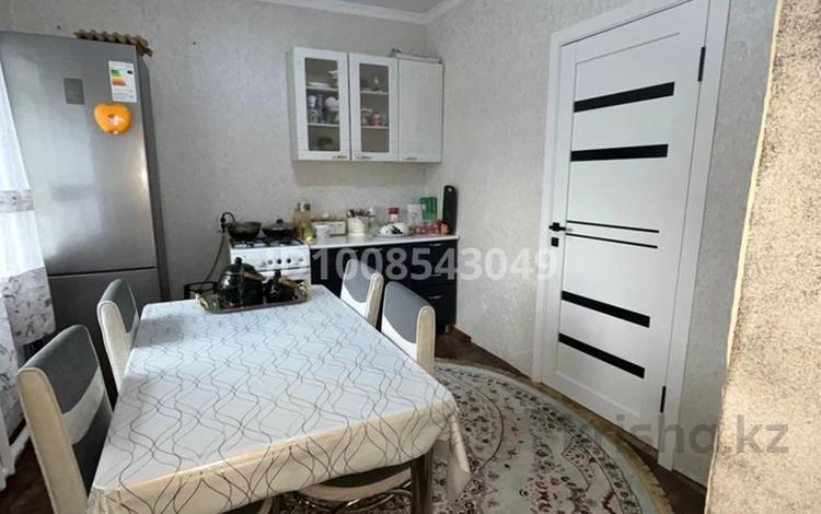 Саяжай · 3 бөлме · 65 м² · 6 жүзд., Восточный 819, бағасы: 10 млн ₸ в Семее — фото 4