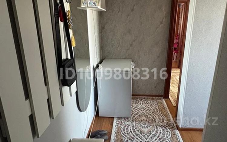 3-бөлмелі пәтер · 49.5 м² · 2/5 қабат, Майкудук, 15й микрорайон 2, бағасы: 11.5 млн ₸ в Караганде, Алихана Бокейханова р-н — фото 2