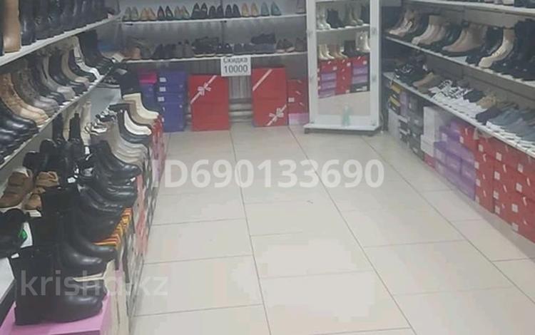 Магазины и бутики • 25 м² за 10 млн 〒 в Актобе, мкр 12 — фото 2