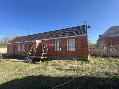 Отдельный дом · 4 комнаты · 90 м² · 30 сот., Коктем за 33 млн ₸ в Актобе, жилой массив Кирпичный