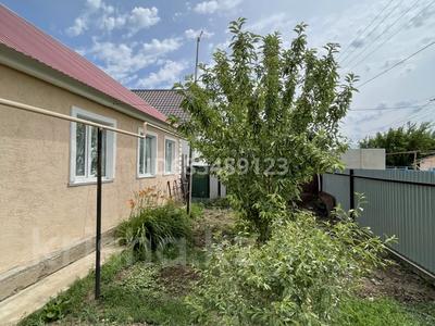 Отдельный дом • 6 комнат • 200 м² • 10 сот., Жайык 21 за 28 млн 〒 в Уральске