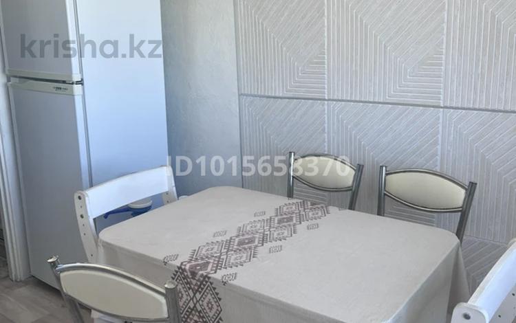 1-комнатная квартира · 34 м² · 8/9 этаж, мкр Юго-Восток, 28й микрорайон 31 — По пр. Строителей 31, возле БЦ «33», и ТРЦ «Проспект» за 180 000 ₸ в Караганде, Казыбек би р-н — фото 2