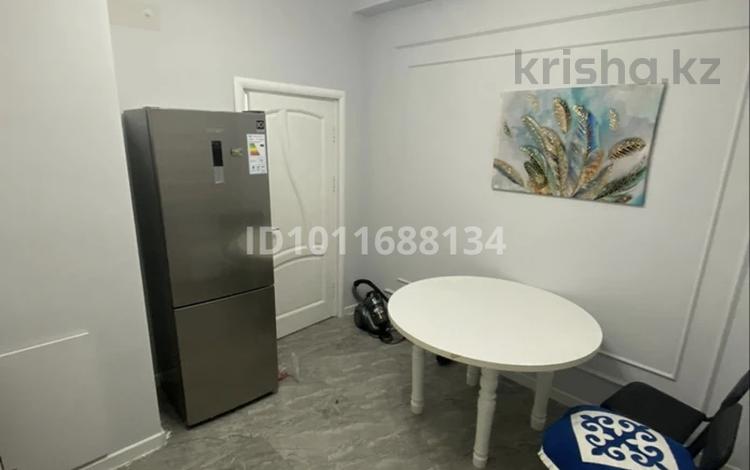 1-комнатная квартира · 50 м² · 1/3 этаж, Батырбекова 4/3 — Сзади Халык маркет за 15 000 〒 в Туркестане — фото 2