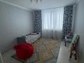 3-бөлмелі пәтер · 70 м² · 2/9 қабат, 4 микрорайон 40, бағасы: 250 000 ₸ в Аксае — фото 2