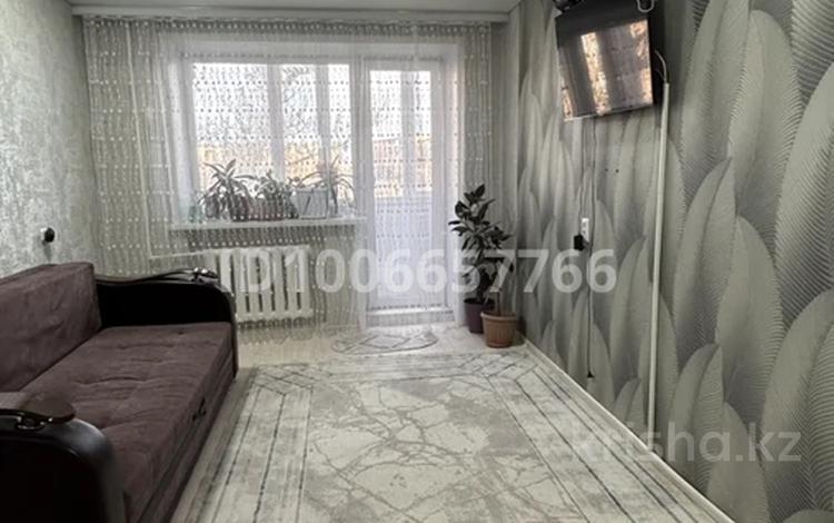 2-бөлмелі пәтер · 44 м² · 3/5 қабат, 21-шағынаудан 8, бағасы: 130 000 ₸ в Караганде, Алихана Бокейханова р-н — фото 2