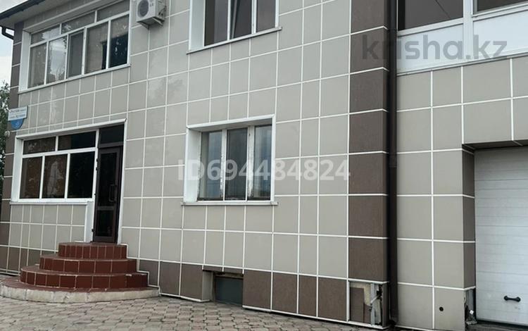 Отдельный дом · 5 комнат · 260 м² · 14 сот., Ауэзова 10 — ул. Крылова за 85 млн ₸ в Петропавловске — фото 2