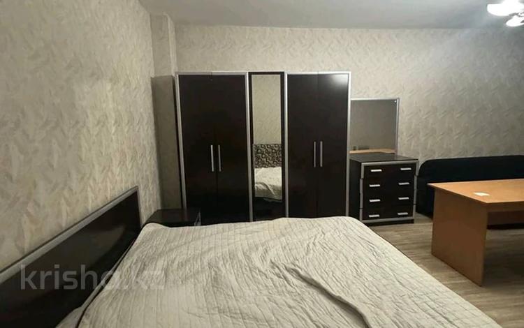 1-бөлмелі пәтер · 57 м² · 8/12 қабат, Республики 1/3, бағасы: 16 млн ₸ в Караганде, Казыбек би р-н — фото 2
