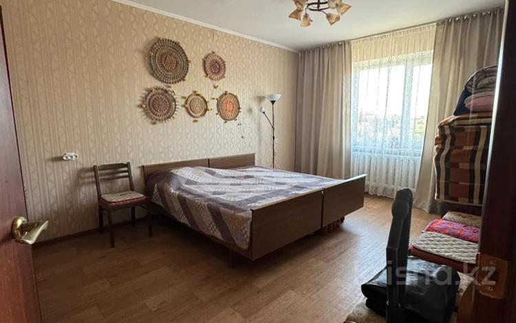 4-бөлмелі пәтер · 90 м² · 3/5 қабат, мкр Восточный 29, бағасы: 26.3 млн ₸ в Талдыкоргане, мкр военный городок Жулдыз — фото 2