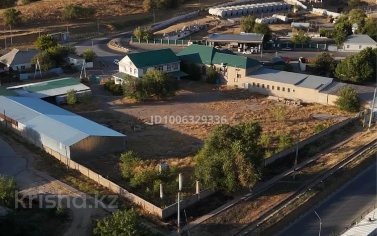 Свободное назначение, офисы, магазины и бутики, склады, азс, автосервисы и автомойки, общепит, салоны красоты, сельское хозяйство, бани, гостиницы и зоны отдыха, медцентры и аптеки, образование, развлечения · 2000 м² за 180 млн 〒 в Шымкенте, Енбекшинский р-н — фото 2