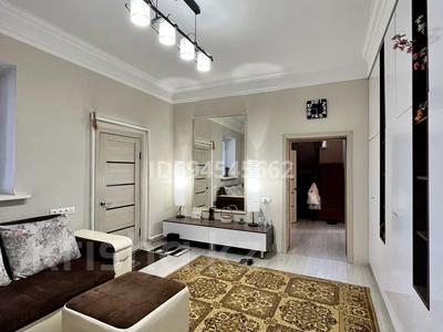 Продажа домов и дачи в Карагандинской обл.: Отдельный дом · 5 комнат · 260 м² · 18 сот., мкр Кунгей , Мынбаева 106 — Кунгей-2, возле оранжевого футбольного поля за 52 млн 〒 Отдельный дом · 5 комнат · 260 м² · 18 сот., мкр Кунгей , Мынбаева 106 — Кунгей-2, возле оранжевого футбольного поля за 52 млн 〒 в Караганде, Казыбек би р-н