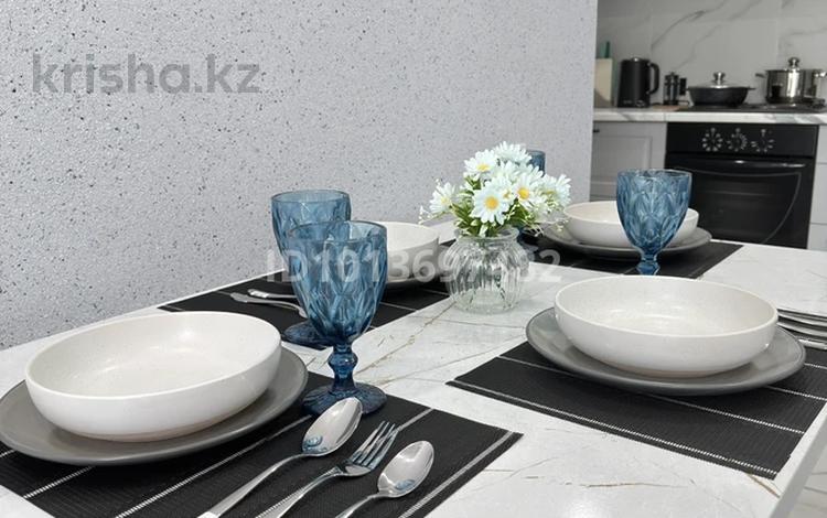 2-комнатная квартира · 46 м² · 12/13 этаж, Толе би 189/3 — Жарокова за 350 000 ₸ в Алматы, Алмалинский р-н — фото 2