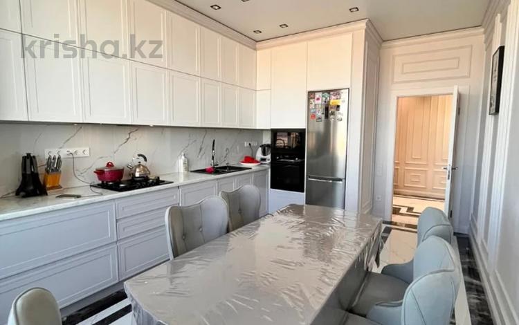 4-комнатная квартира · 122.8 м² · 9/9 этаж, мкр Нурсая, Абулхайыр хана 74-5 за 72 млн ₸ в Атырау — фото 2