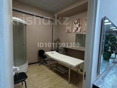 Салоны красоты · 120 м² за 120 000 ₸ в Актау, 7А мкр
